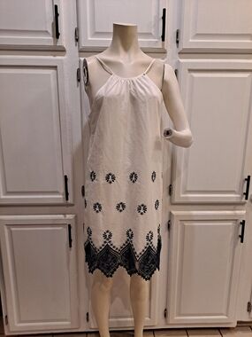 Madelynn White Embroidered Mini Strappy Shift Dress w/Navy Detail Boho Summer